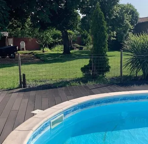 Avec Piscine, Spa, Terrain De Petanque, Baby Foot, Ping Pong *