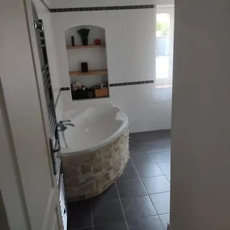 Avec Piscine, Spa, Terrain De Petanque, Baby Foot, Ping Pong Villa
