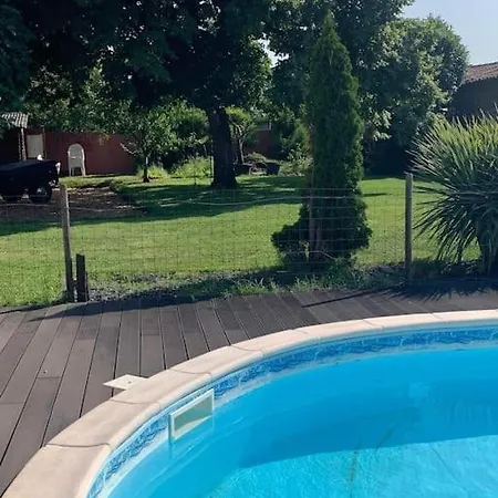 Avec Piscine, Spa, Terrain De Petanque, Baby Foot, Ping Pong *