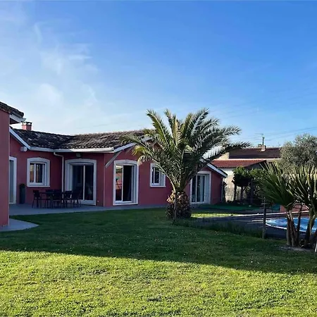 Villa Avec Piscine, Spa, Terrain De Petanque, Baby Foot, Ping Pong